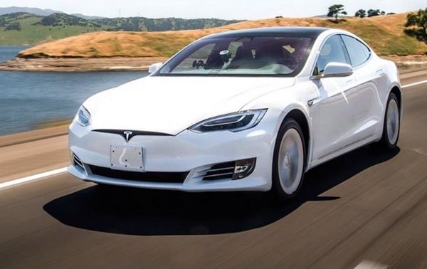 Электромобили Tesla назвали самыми некачественными
