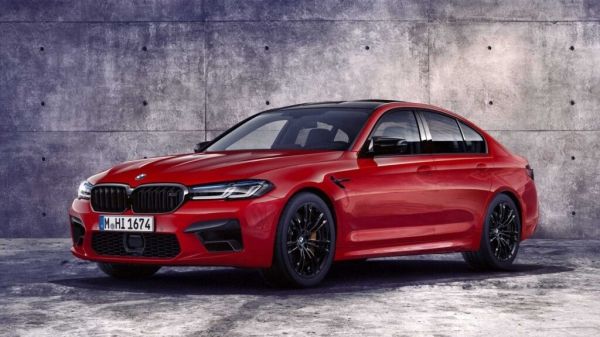 BMW представили новый седан M5 2021