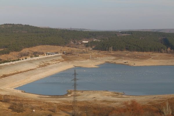 В аннексированном Крыму два водохранилища могут оказаться на грани высыхания уже осенью