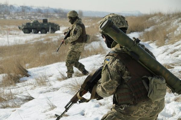     Бой на Донбассе - Журналист заявил о гибридной операции Кремля в Украине - Новости Украины    