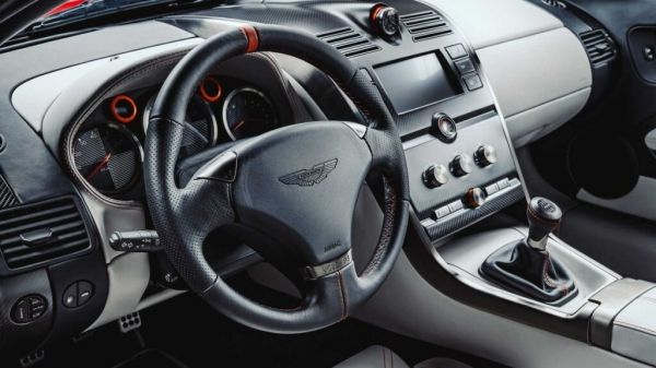 Экс-дизайнер Jaguar обновил Aston Martin Vanquish