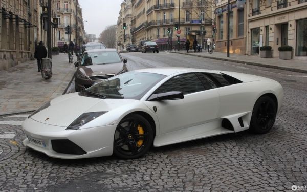 В киевском дворе видели Lamborghini за €200 000