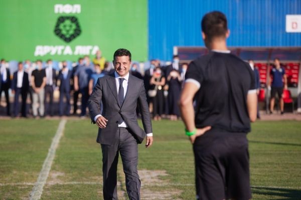 Зеленский открыл первый матч с участием возрожденного футбольного клуба 