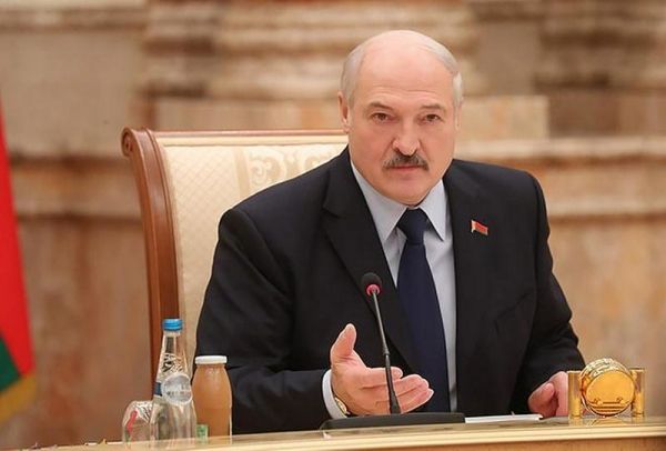 Лукашенко проголосовал и обратился к оппозиции