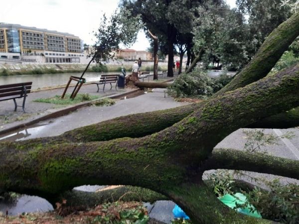 В Италии несколько городов затопило после ливней. Фото