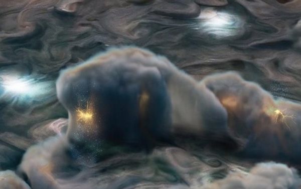 На Юпитере засняли необычные искры
