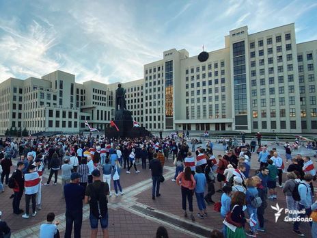 Протесты в Беларуси: в центр Минска вышли почти три тысячи человек