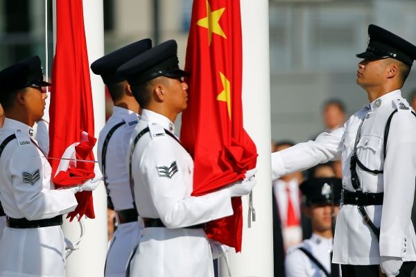     США ввели санкции против главы администрации Гонконга - новости мира    