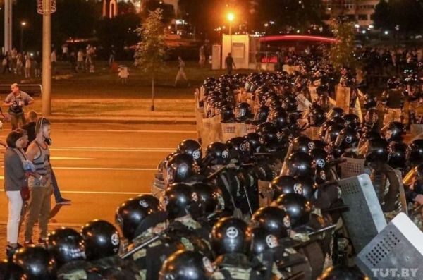 Вторая ночь протестов: в МВД Беларуси назвали число задержанных