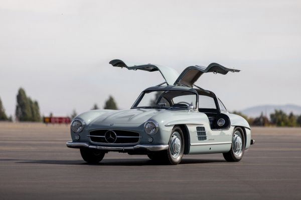 Mercedes-Benz 1957 года продали за $1,15 млн
