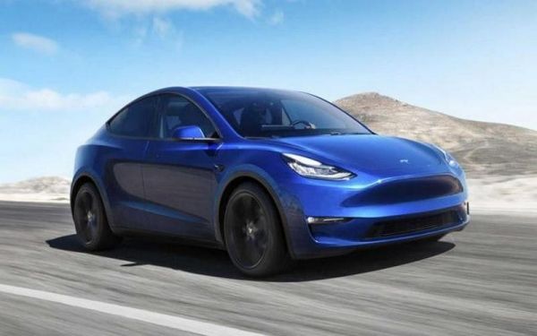 Разваливается на ходу: владельцы Tesla Model Y жалуются на качество автомобиля
