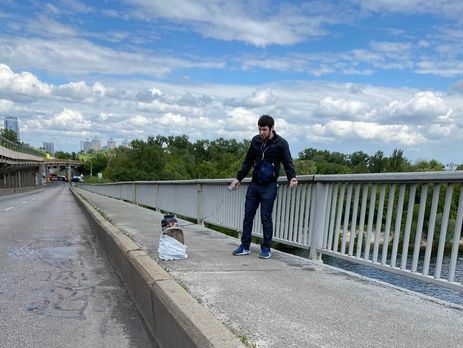 "Минера" киевского моста Метро выпустили из психбольницы