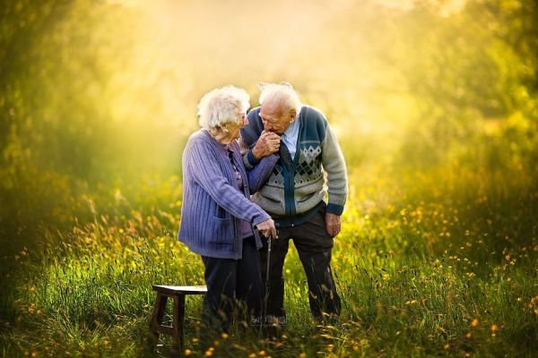 72 года вместе: фотограф показал пару, которая заставляет верить в вечную любовь. Фото