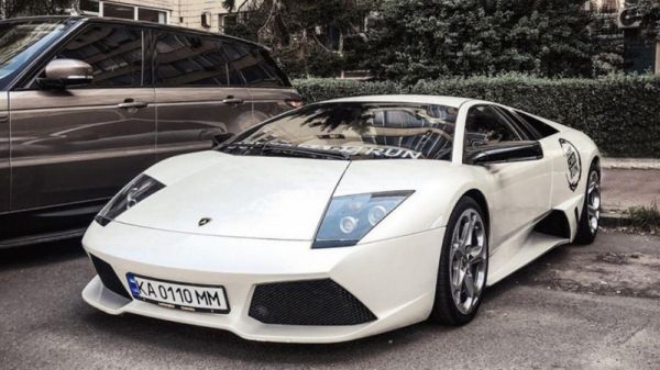 В Киеве видели белоснежный Lamborghini за $350 тысяч