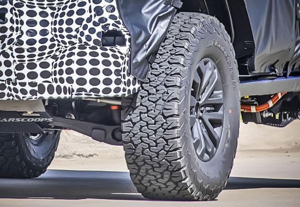 Новый Ford Bronco Raptor показали в камуфляже