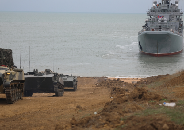     Аннексия Крыма - Россия стягивает войска на полуостров - последние новости    