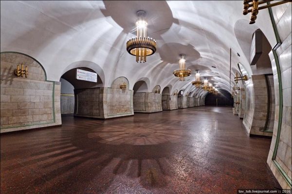 В Киеве открыли станции метро 
