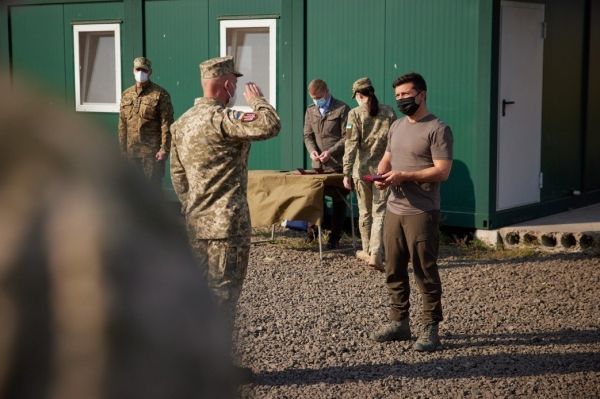 Зеленский посетил КПВВ 