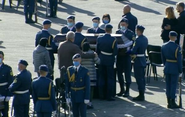 Зеленский наградил медалями погибших в авиакатастрофе на Харьковщине
