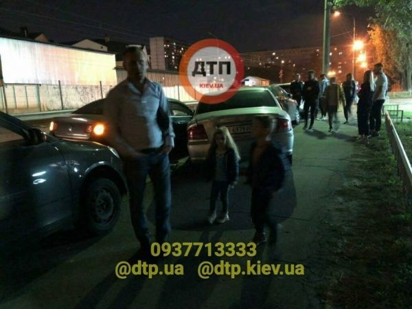 В Киеве пьяный водитель протаранил три авто и попытался свалить вину на жену