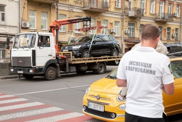 В Киеве за последние три месяца эвакуировали около 18 тыс. автомобилей-нарушителей