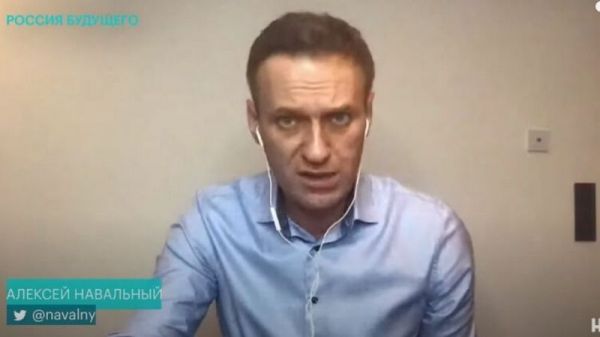 Навальный впервые после отравления вышел в прямой эфир. Видео