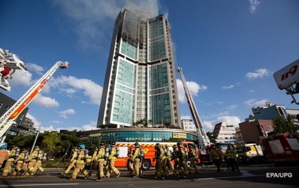 В Южной Корее пылал небоскреб: почти 90 пострадавших