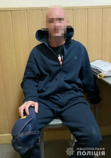 В Киеве мужчина зарезал таксиста, злоумышленника задержали