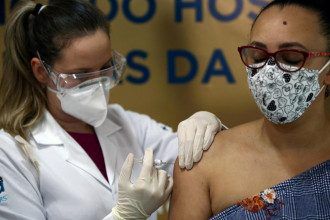     Коронавирус 2020 - заменит ли вакцина маски и соцдистанцию - коронавирус новости    