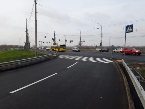 В Киеве достроили развязку возле моста Патона на Левом берегу, реконструкция длилась 14 лет