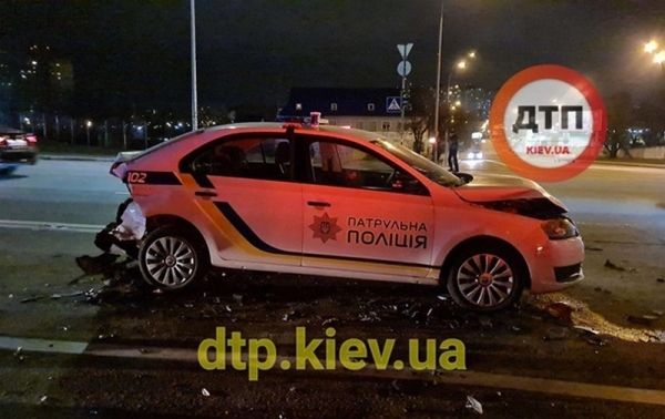 В Киеве из-за пьяного водителя пострадала девушка-полицейская