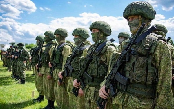 В России объяснили, что их войска делают у границ Украины