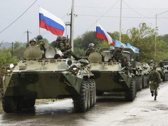     "Угроза не миновала": Кулеба заявил, что российские войска по-прежнему у наших ворот    