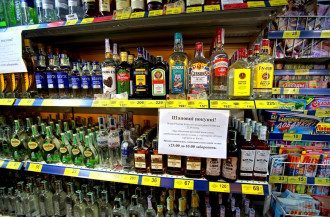     В Украине взвинтят цены на алкоголь: сколько будем платить    