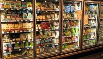     Тушенка, мороженое и сладкая вода: Россия запретила ввоз ряда продуктов с территории Украины    