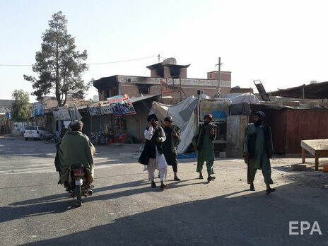 У Кивы конфискуют доход от жомовой ямы, "Талибан" контролирует уже 18 столиц провинций в Афганистане. Главное за день
