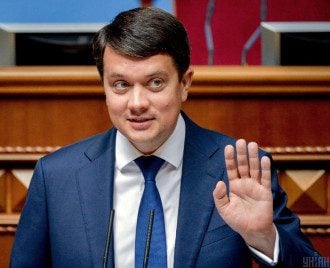     Угроза распада фракции Зеленского: эксперт объяснил сценарий Банковой с заменой Разумкова    