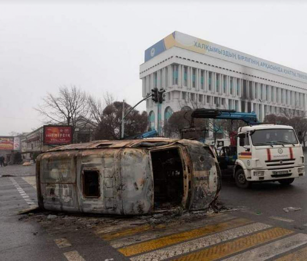 Протесты в Казахстане обостряются: гибель детей и «миротворцы»