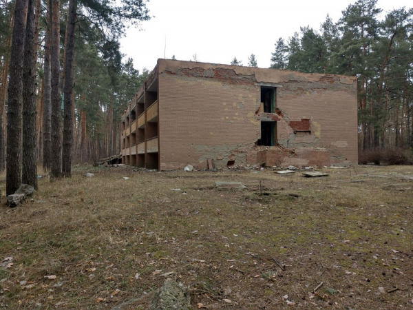 
Фонд з чеським корінням хоче приватизувати закинуту турбазу біля Черкас за 10 млн – фото 