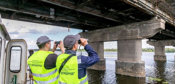 
Влада анонсувала перший тендер з реставрації аварійного мосту Патона в Києві – фото 