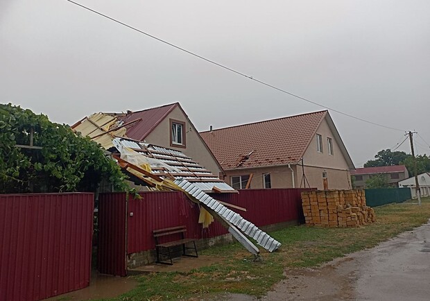 Из-за непогоды без света остаются более четырех десятков населенных пунктов Одесской области. 