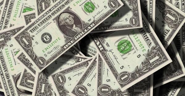 Курс валют на 16 квітня: скільки коштують долар, євро і злотий