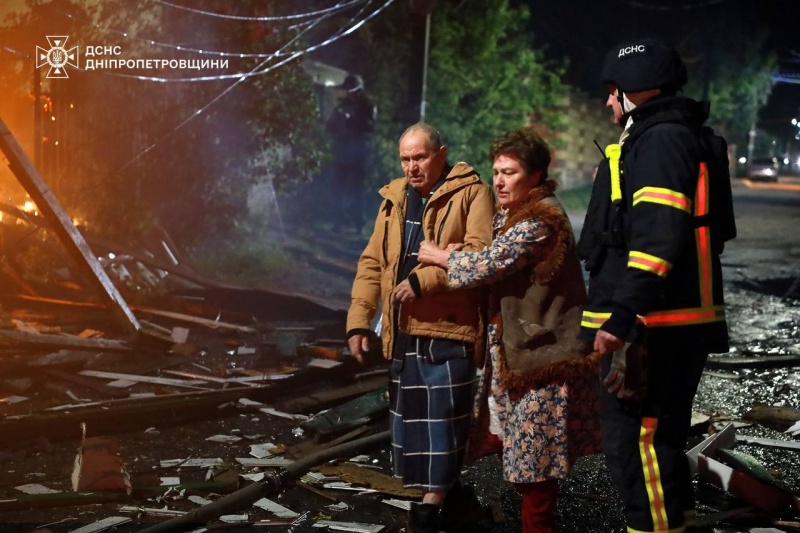 Через обстріл пошкоджень зазнали 13 цивільних локацій, серед яких: