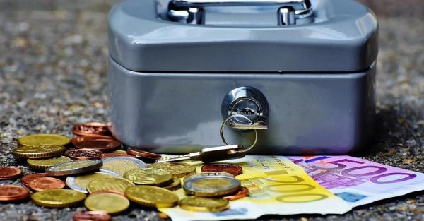 Курс валют на 30 мая: сколько стоят доллар, евро и злотый - Новости экономики