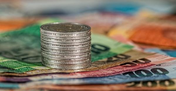 Курс валют на 27 мая: сколько стоят доллар, евро и злотый - Новости экономики