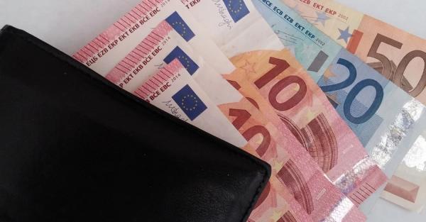 Курс валют на 15 мая: сколько стоят доллар, евро и злотый - Новости экономики