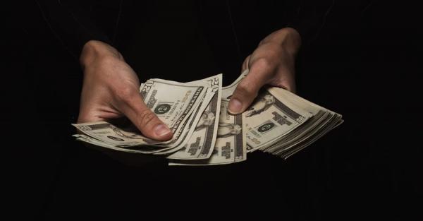 Курс валют на 28 мая: сколько стоят доллар, евро и злотый - Новости экономики