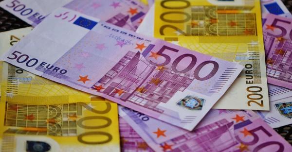 Курс валют на 30 апреля: сколько стоят доллар, евро и злотый - Новости экономики