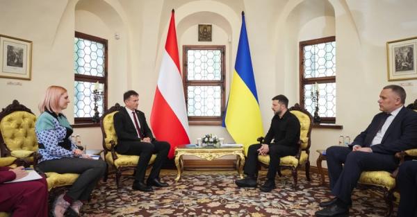 В Україні розпочали роботу нові посли Казахстану та Австрії