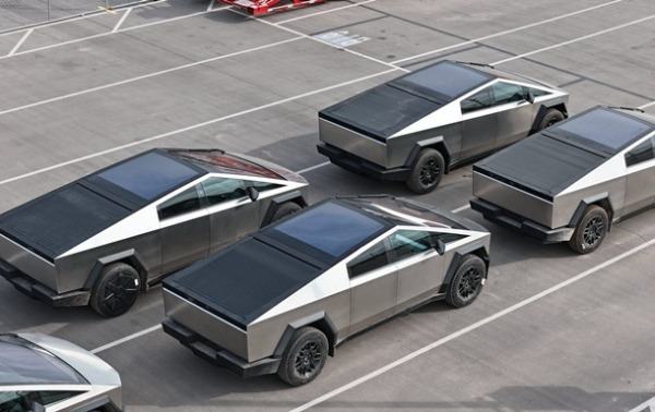 Продажі Tesla Cybertruck впали до п'яти тисяч за квартал